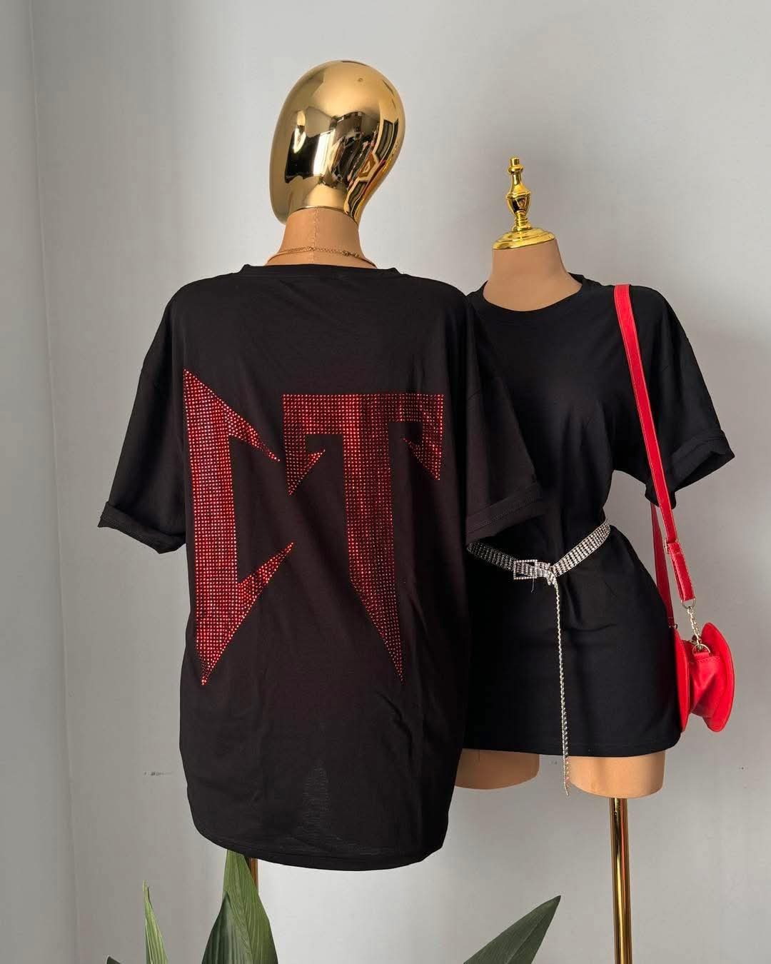Blusa oversize "CT" pedrería